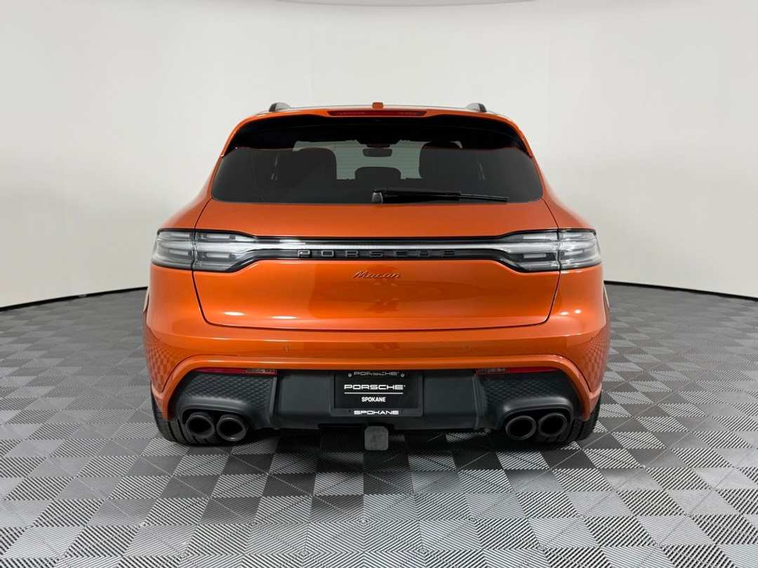 2025 Porsche Macan T - Photo 7