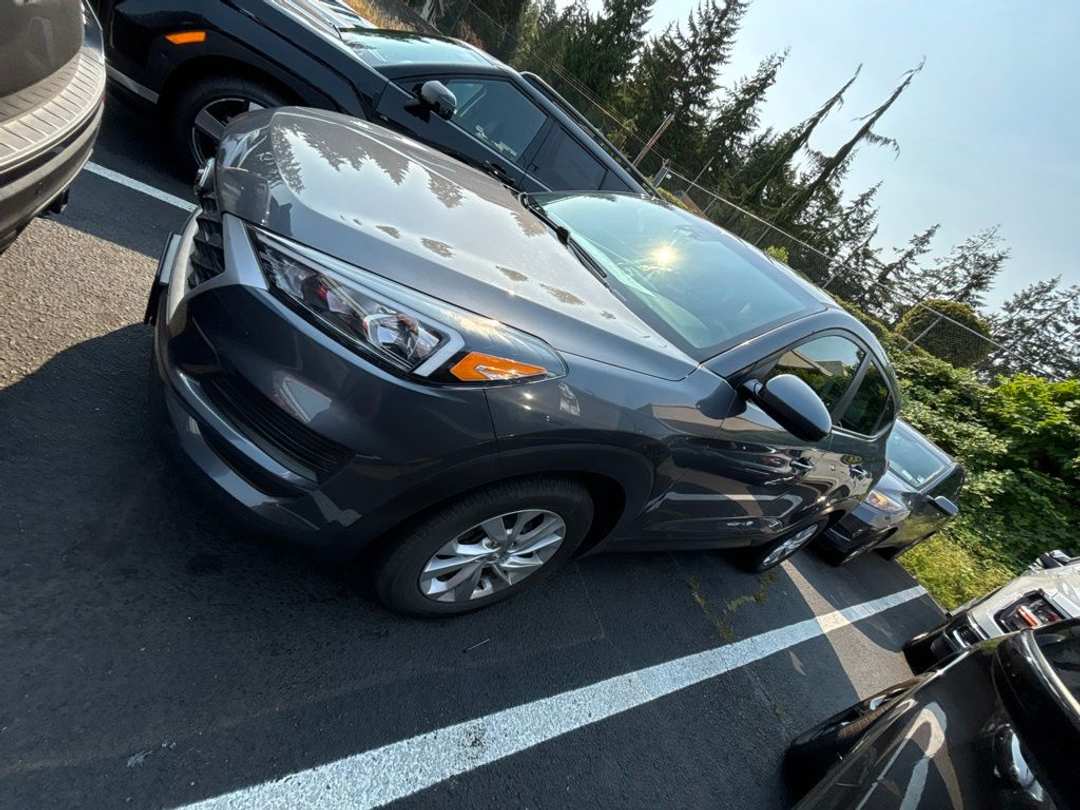 2019 Hyundai Tucson SE - Image 2