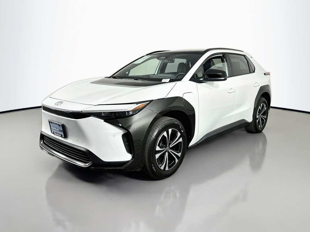 2023 Toyota Bz4X XLE - Image 3