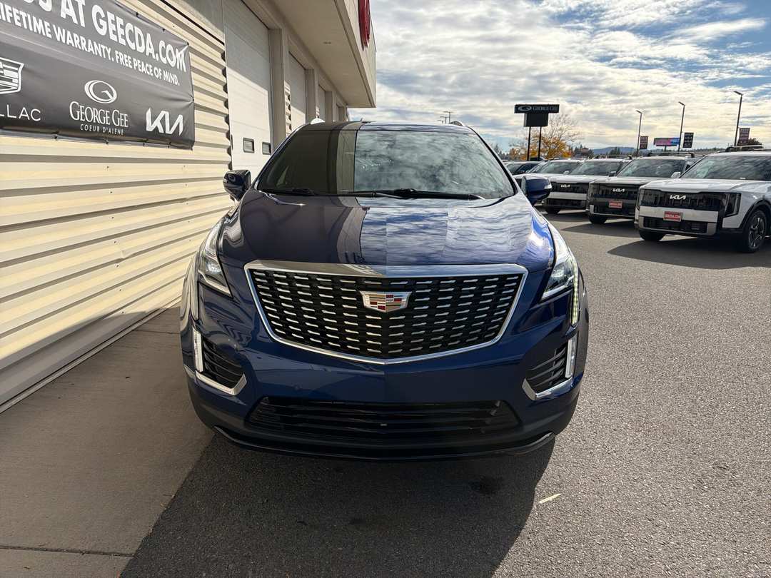 2025 Cadillac Xt5 Luxury - Image 2