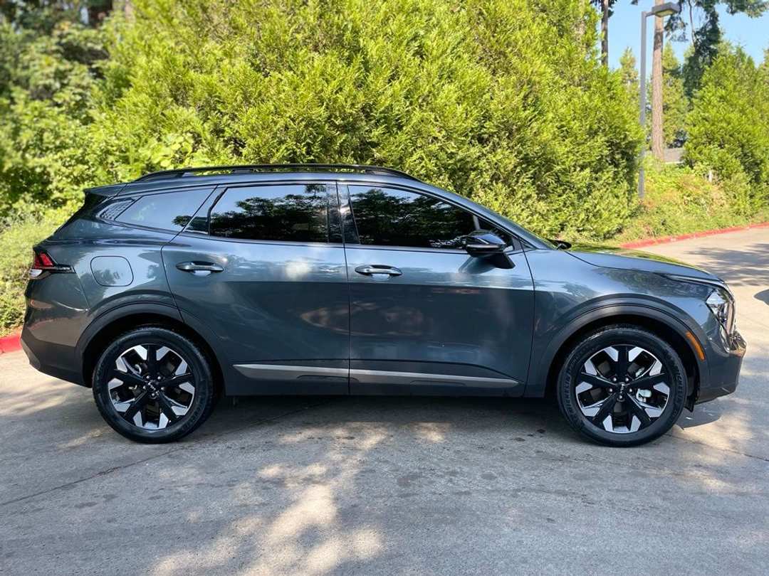 2023 Kia Sportage Plug-In Hybrid XLine - Image 3