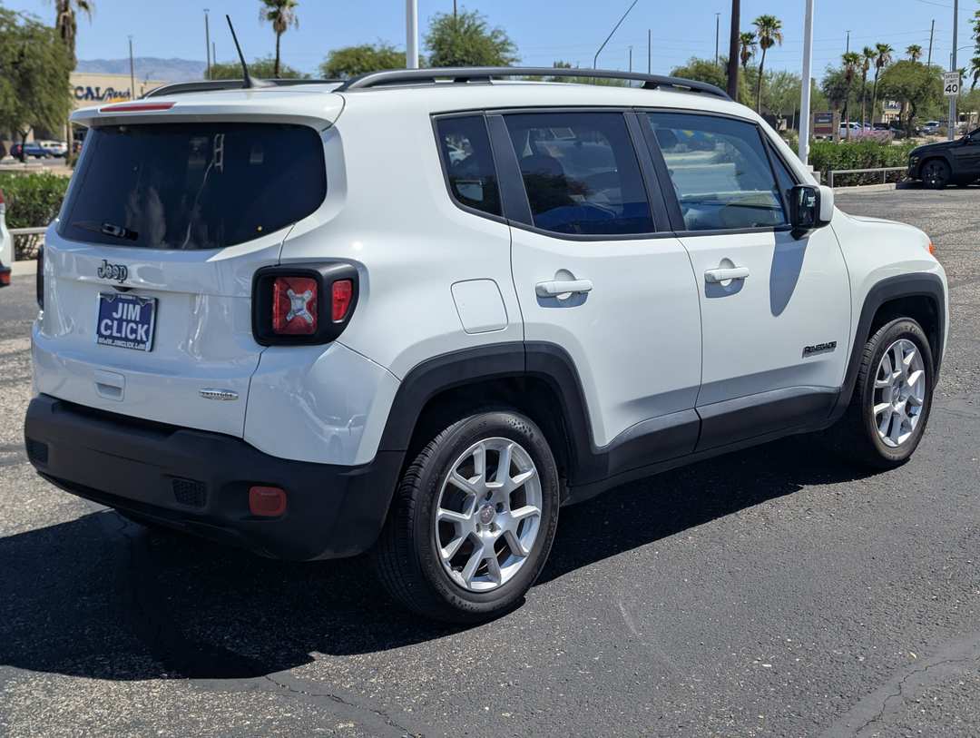 2021 Jeep Renegade Latitude - Image 2