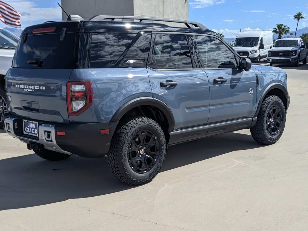 2026 Ford Bronco Sport Outer Banks - Image 2