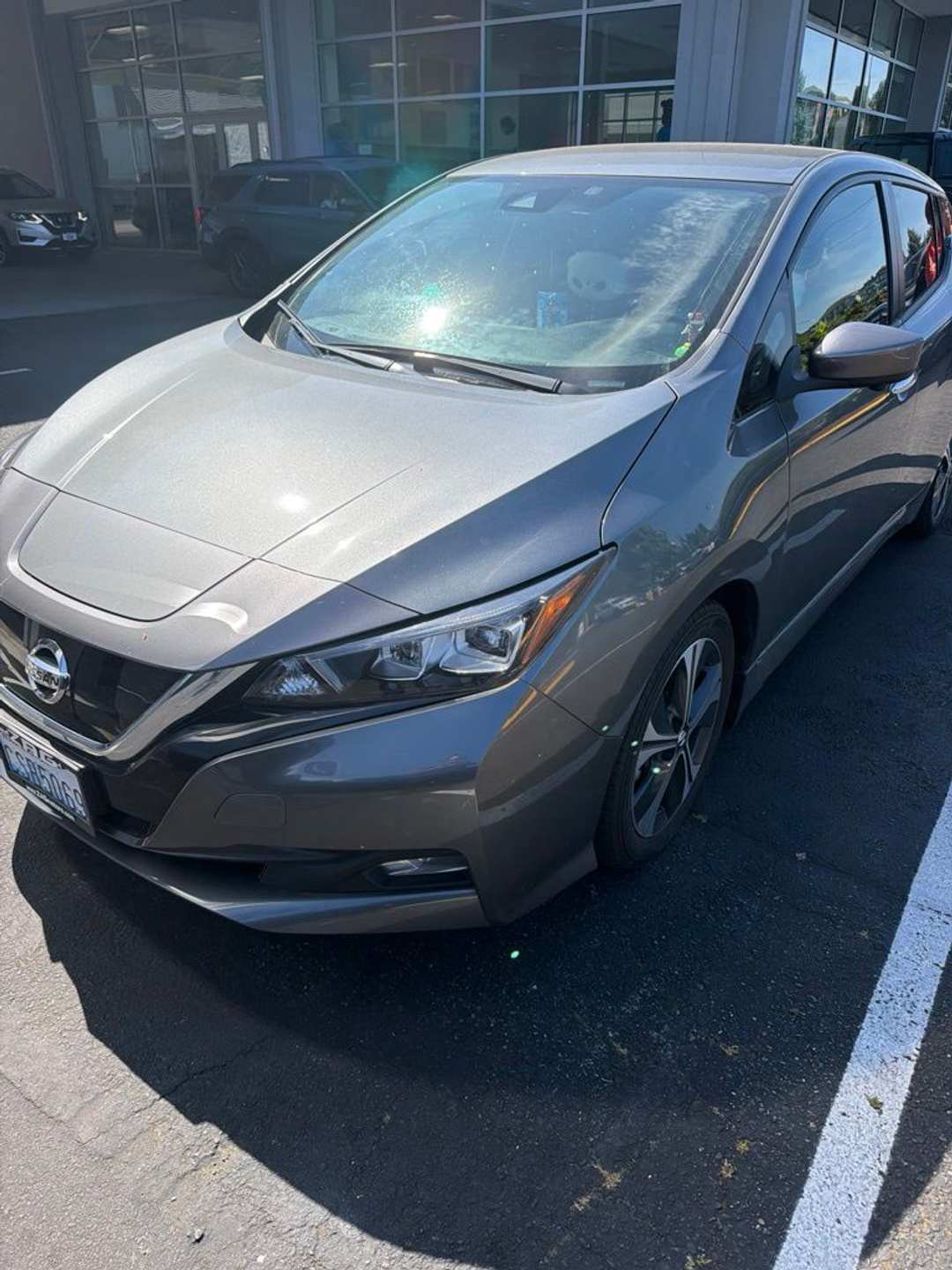 2022 Nissan LEAF SV - Image 2