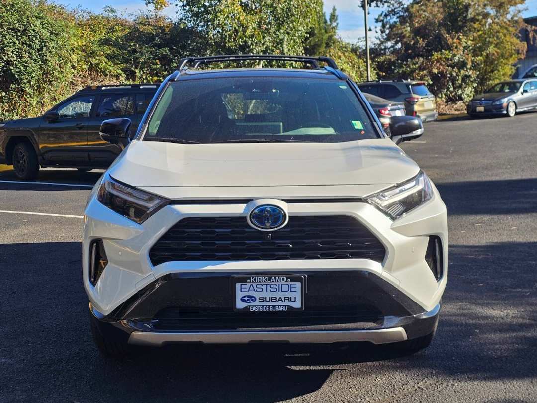 2024 Toyota Rav4 Hybrid XSE - Image 2