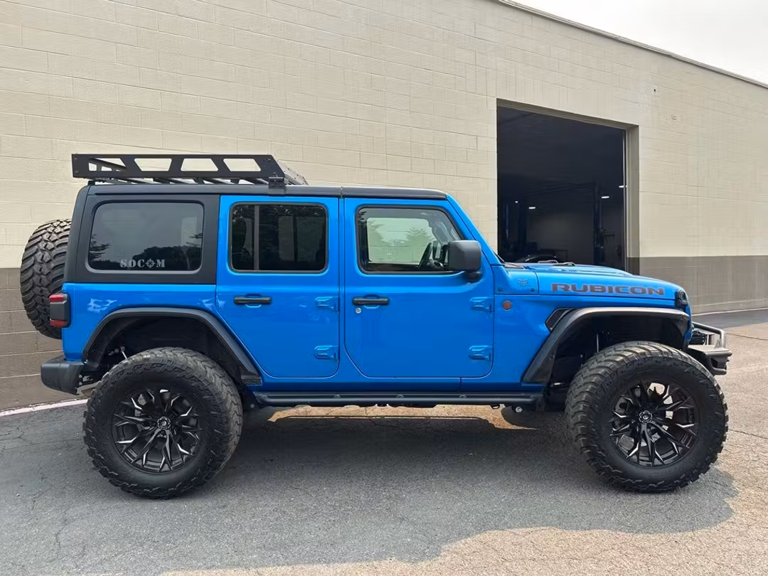 2025 Jeep Wrangler Rubicon - Image 3
