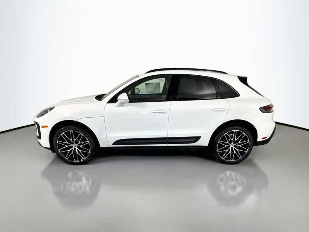2026 Porsche Macan - Image 2