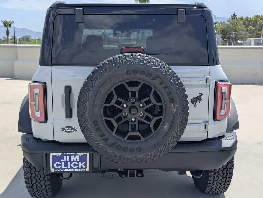 2026 Ford Bronco Badlands - Image 3