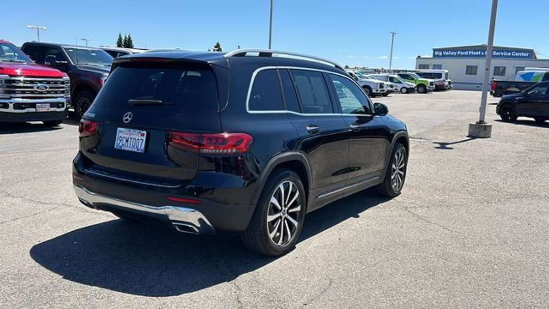 2022 Mercedes-Benz GLB GLB 250 - Image 3