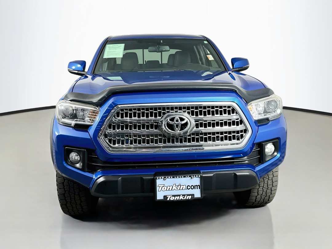2017 Toyota Tacoma TRD OffRoad - Image 2