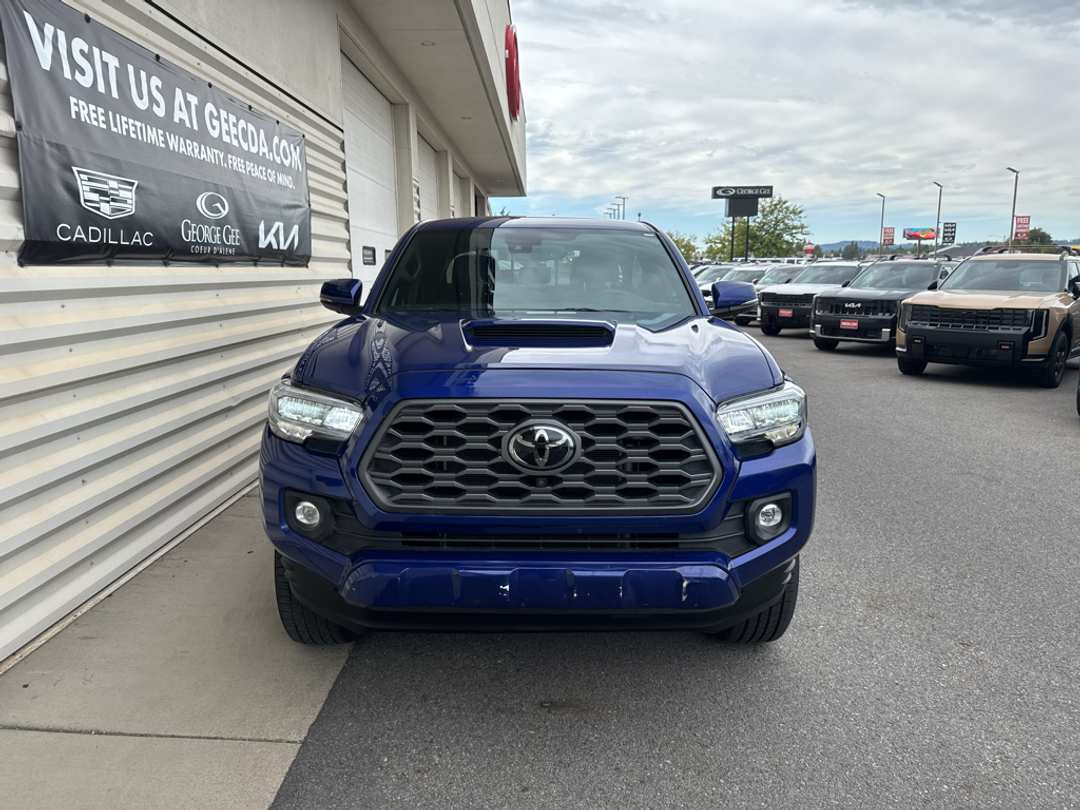 2023 Toyota Tacoma TRD Sport - Image 2
