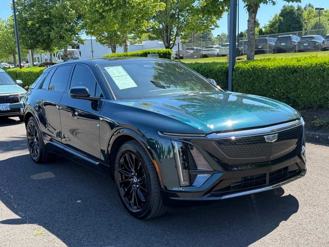 2024 Cadillac Lyriq Sport - Image 2