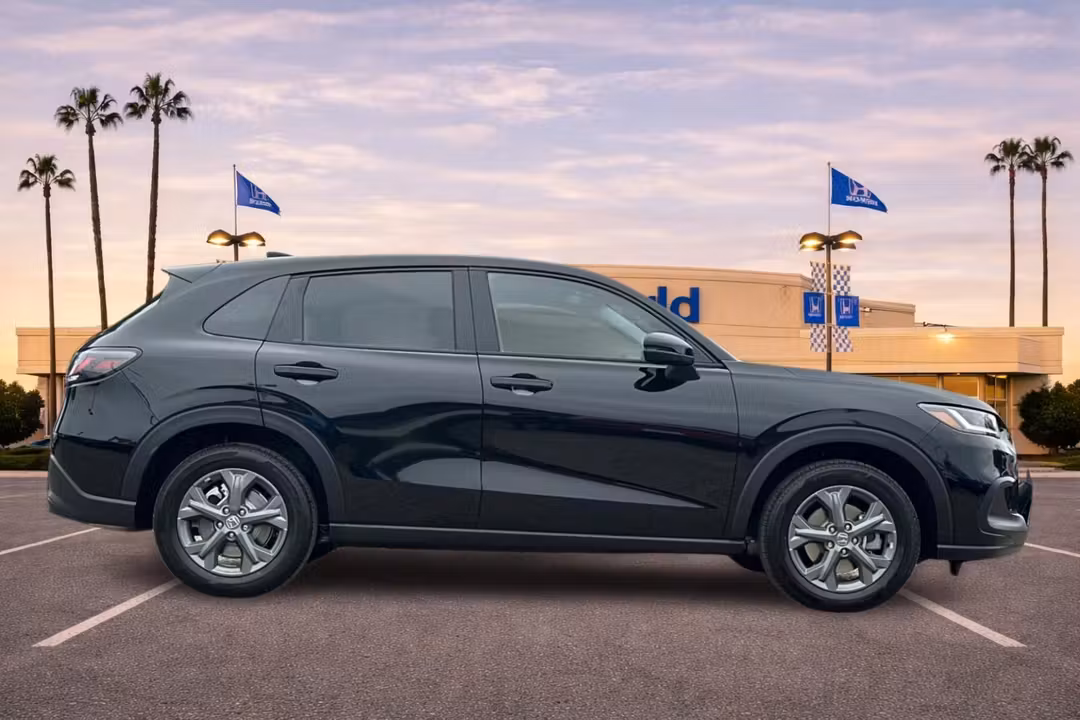 2027 Honda HR-V LX - Image 3