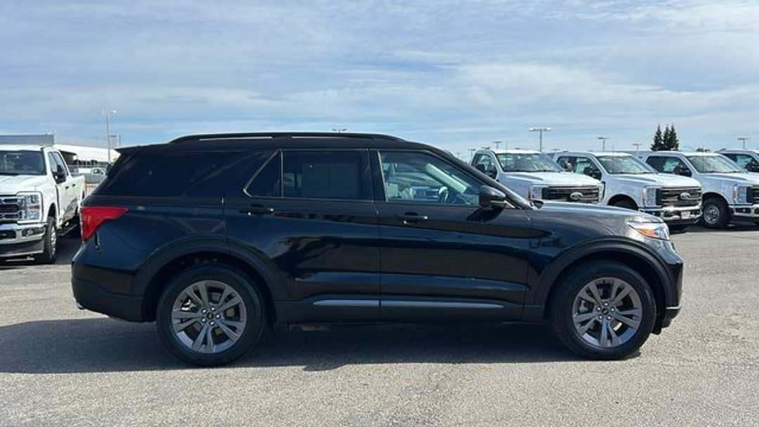 2024 Ford Explorer XLT - Image 2