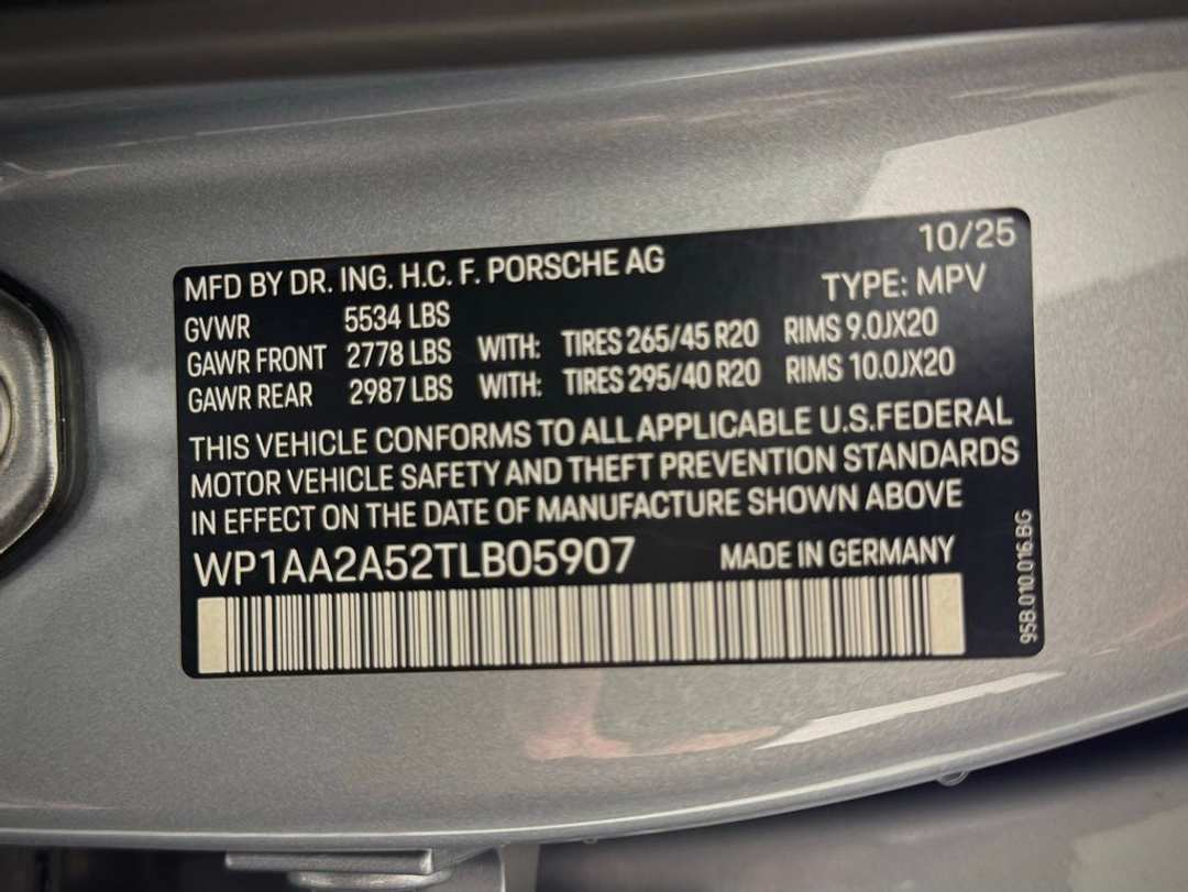 2026 Porsche Macan T - Photo 31