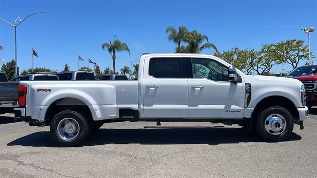 2026 Ford F-350Sd Platinum - Image 2
