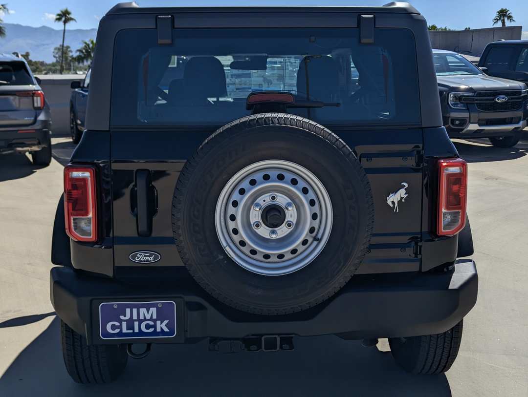 2026 Ford Bronco Base - Image 3