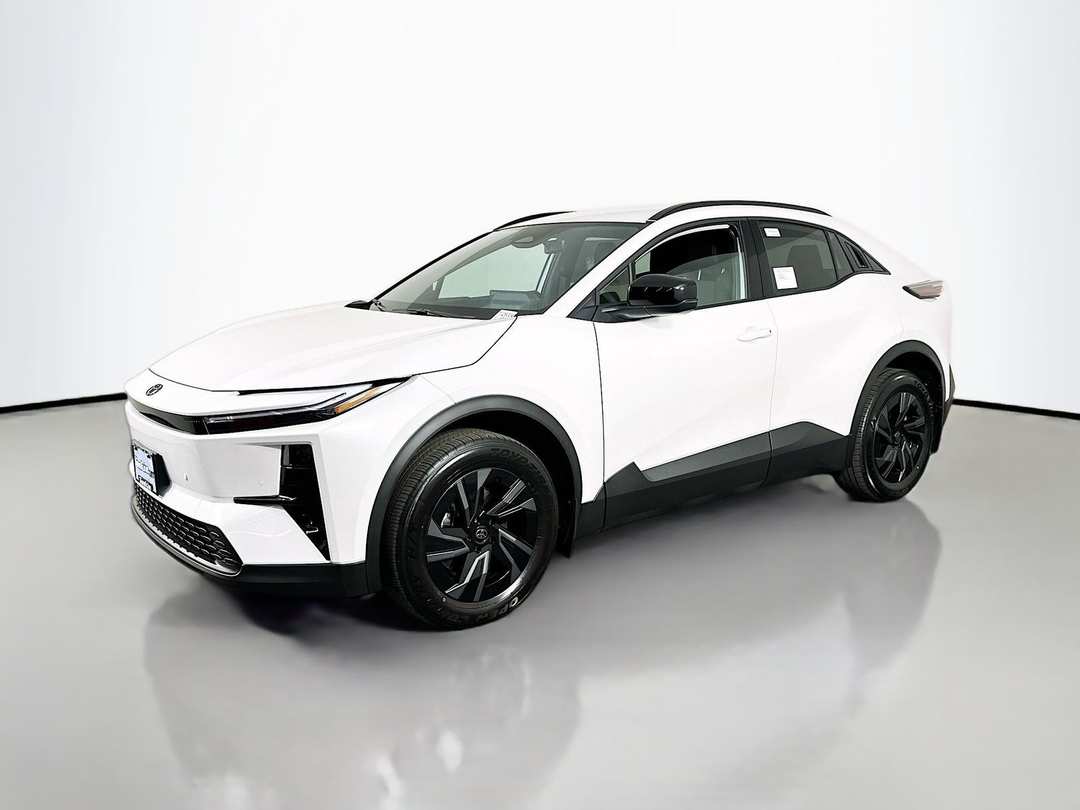 2026 Toyota C-Hr - Image 3
