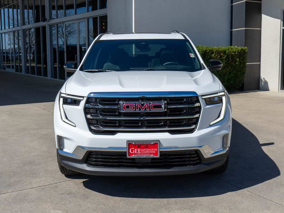 2026 GMC Acadia Elevation - Image 2
