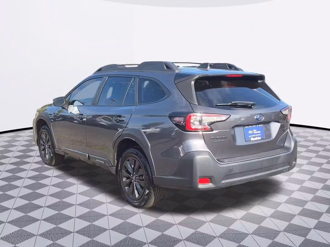2023 Subaru Outback Onyx Edition - Image 3