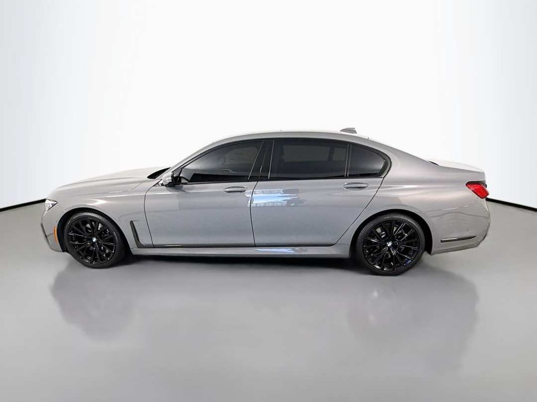 2022 BMW 7 Series 750i xDrive - Image 2
