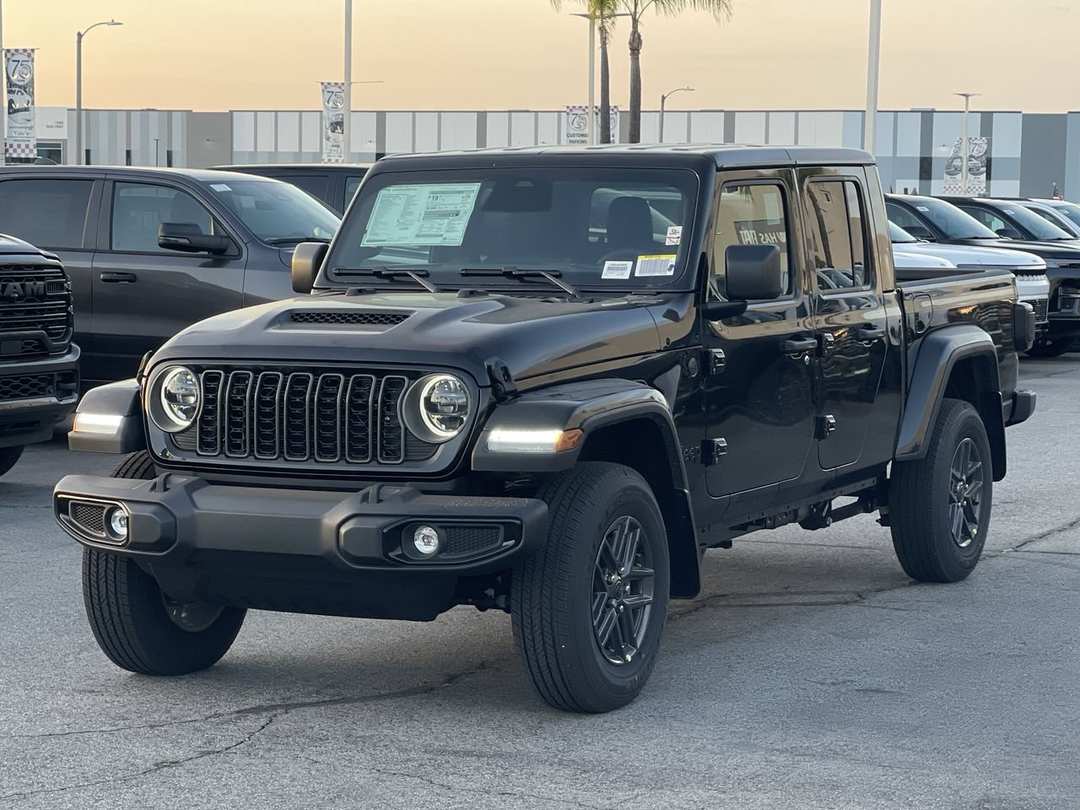 2026 Jeep Gladiator Sport S - Image 3