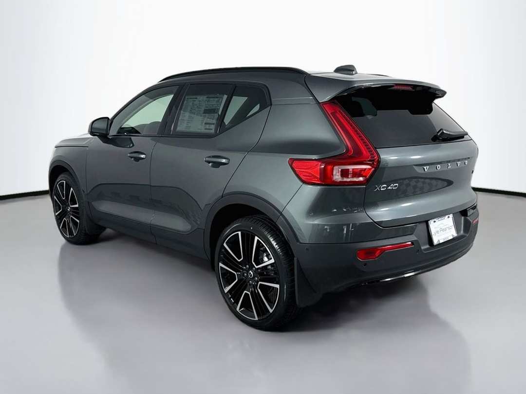 2026 Volvo Xc40 B5 Ultra - Image 3