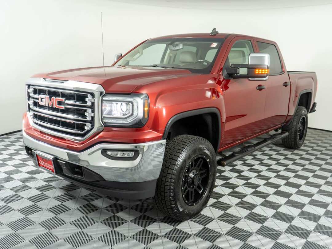 2018 GMC Sierra 1500 SLT - Image 3