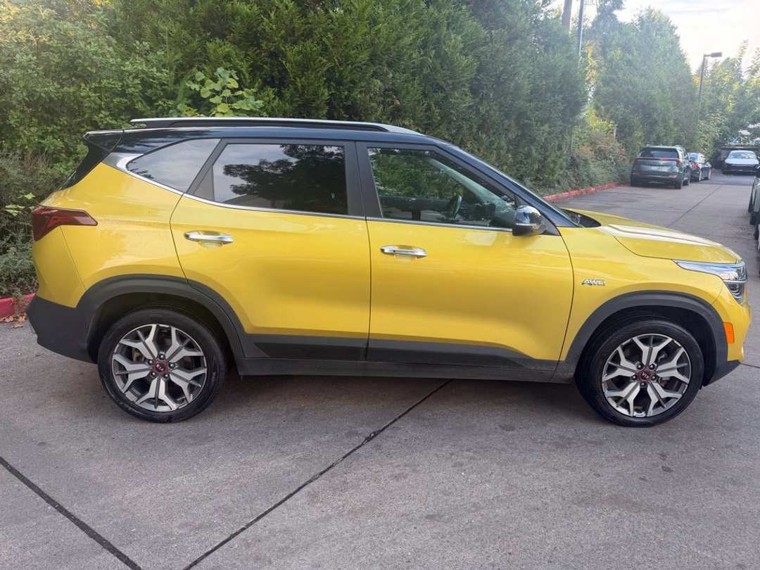 2021 Kia Seltos SX - Image 2