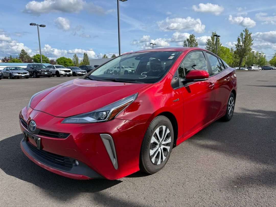 2022 Toyota Prius LE AWDe - Image 3