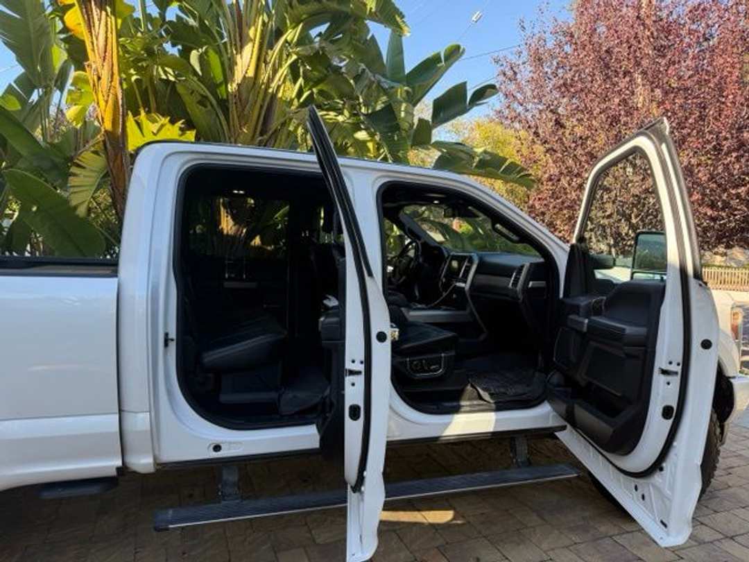2017 Ford F-250Sd Platinum - Image 3