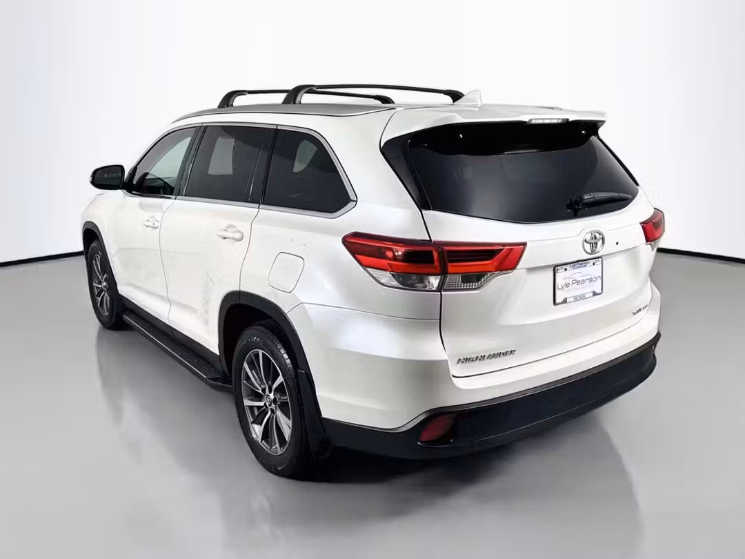 2019 Toyota Highlander XLE - Image 3