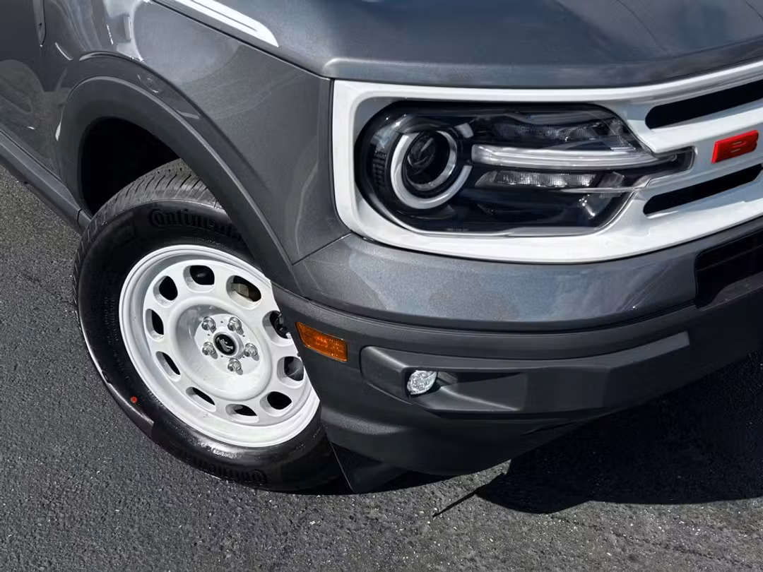 2023 Ford Bronco Sport Heritage - Image 2
