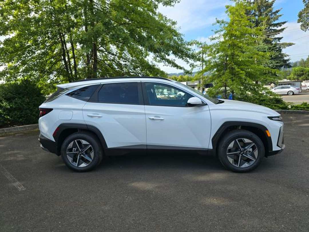 2026 Hyundai Tucson Plug-In Hybrid SEL - Image 2
