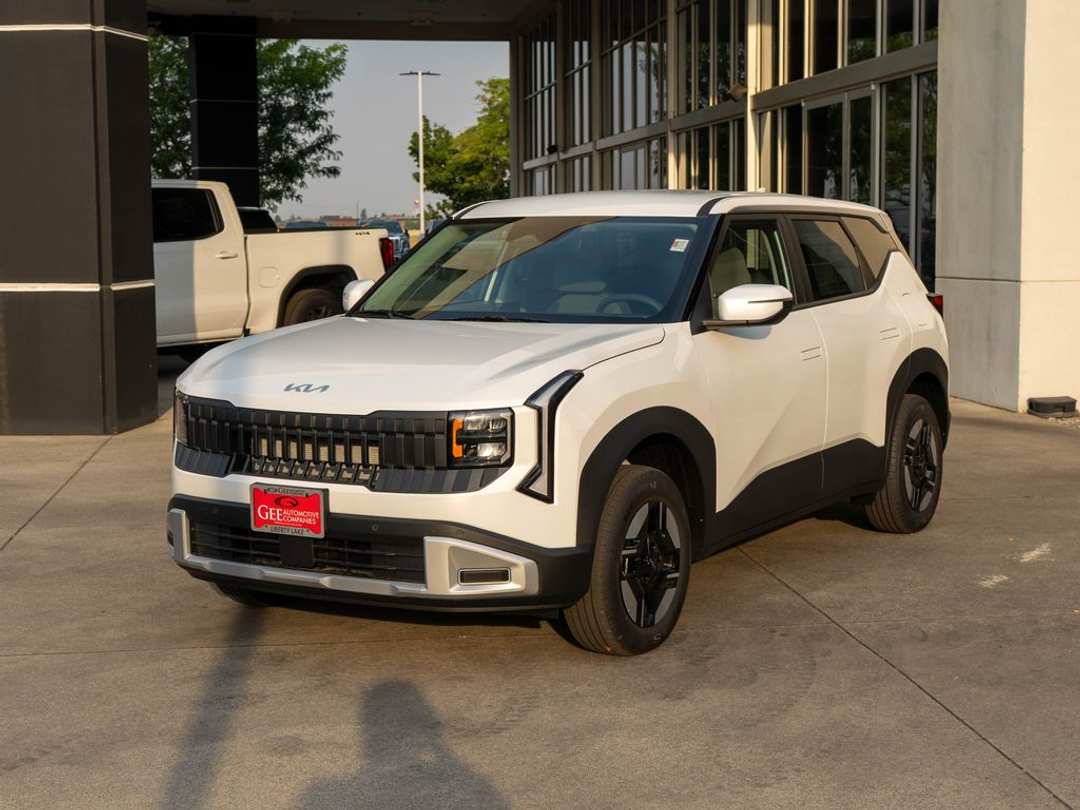 2027 Kia Seltos LX - Image 3