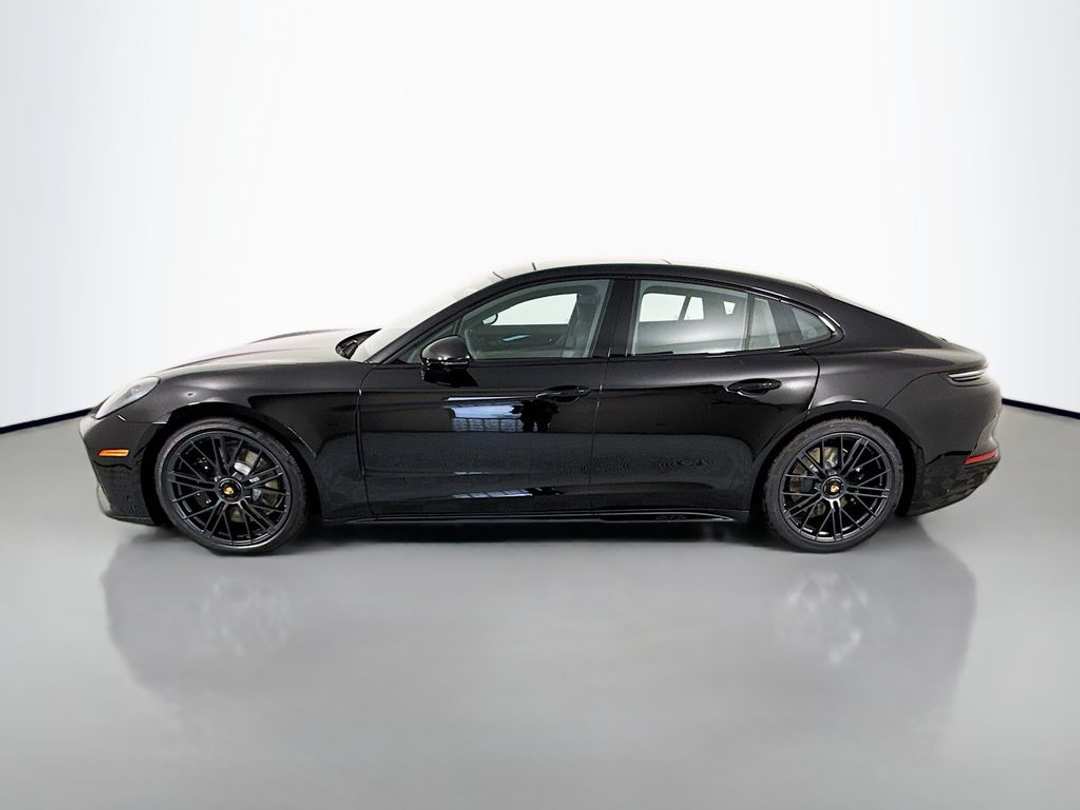 2026 Porsche Panamera GTS - Image 2