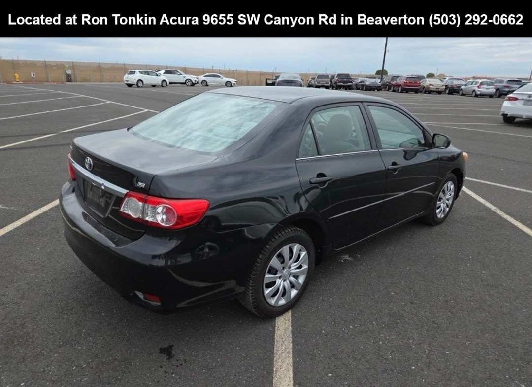 2013 Toyota Corolla LE - Image 3