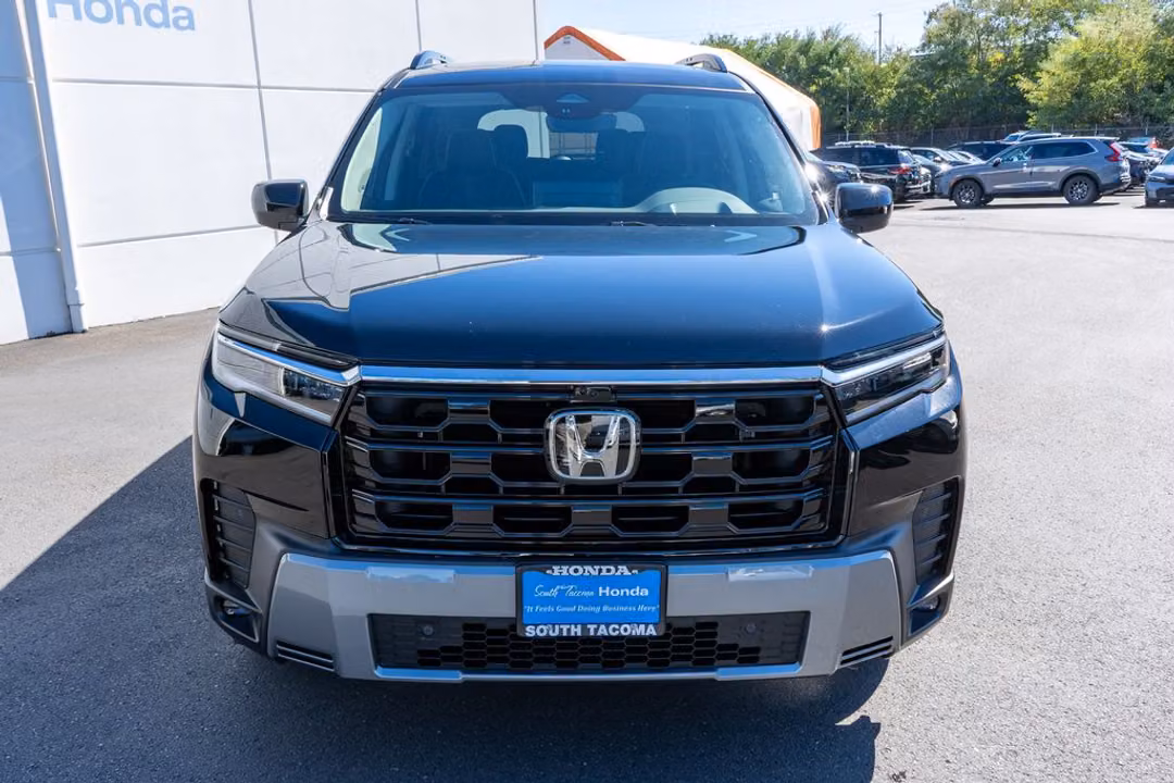 2026 Honda Pilot Elite w/Tow Package - Image 3