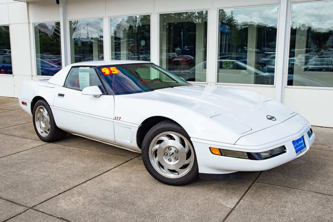 1995 Chevrolet Corvette - Image 2