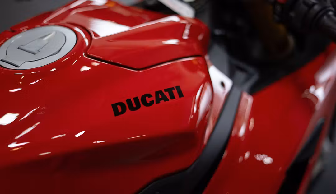 2026 Ducati Panigale V2 S - Image 3