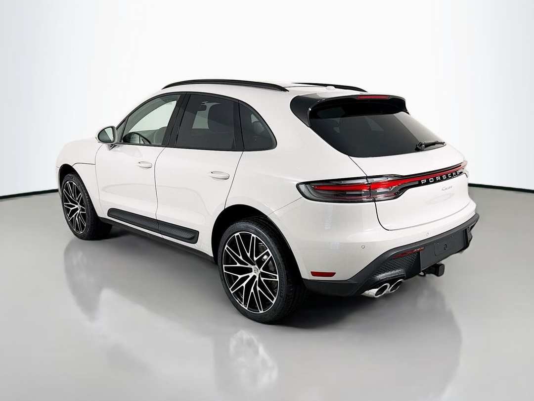 2026 Porsche Macan - Image 3