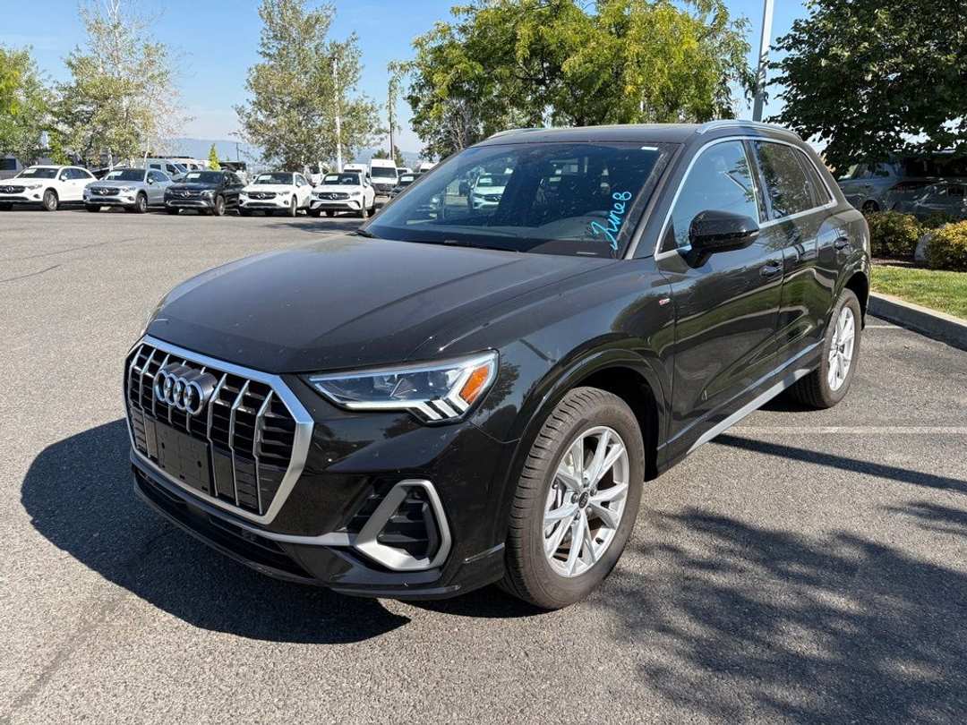 2023 Audi Q3 Premium - Image 3