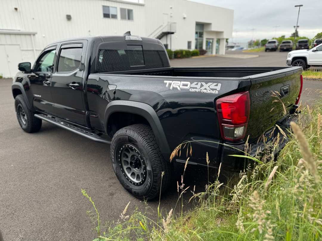 2018 Toyota Tacoma TRD OffRoad - Image 2