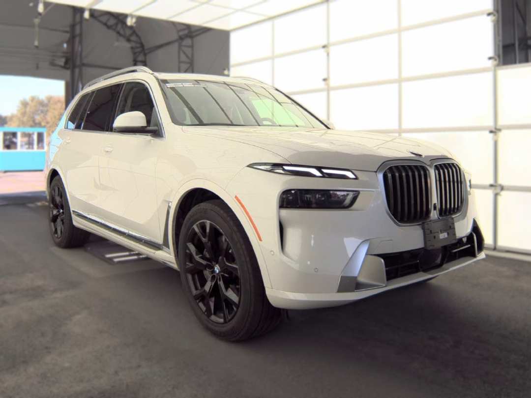 2026 BMW X7 xDrive40i - Image 2