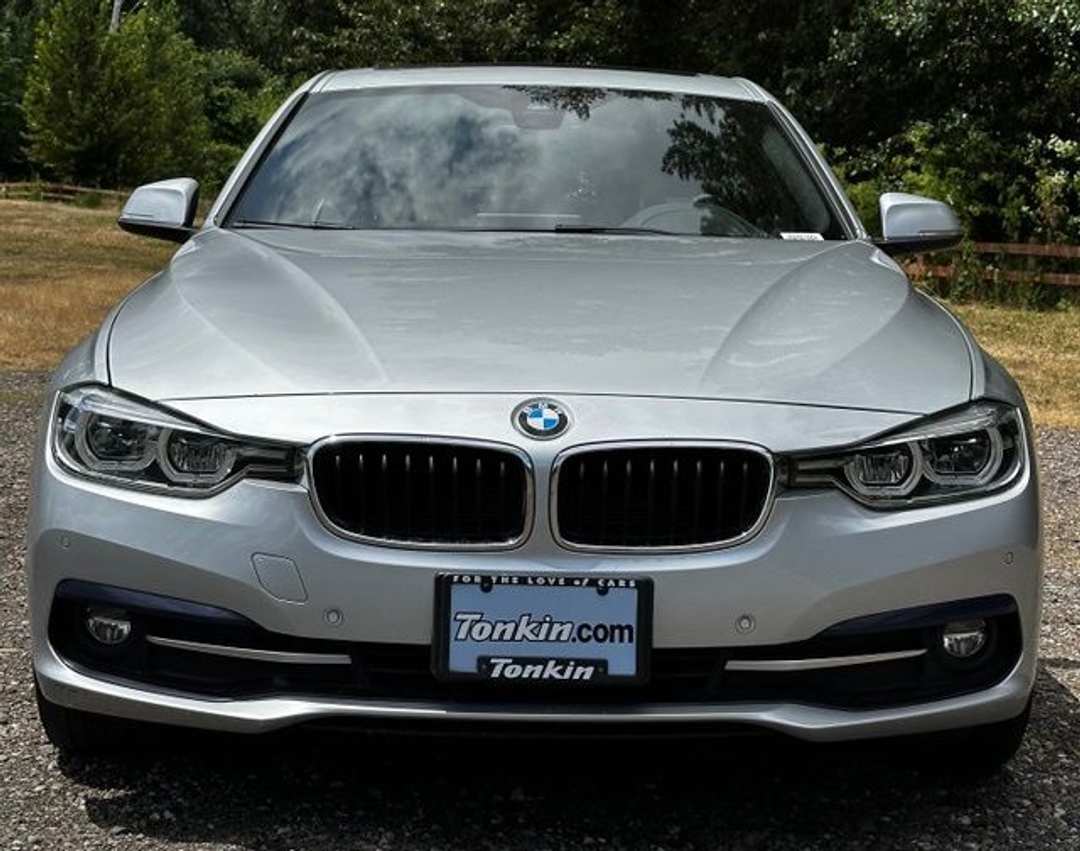 2018 BMW 3 Series 328d - Image 3