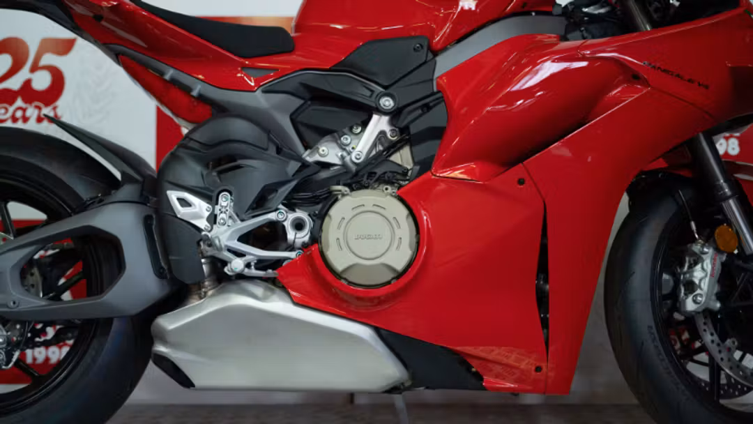 2026 Ducati Panigale V4 - Image 2