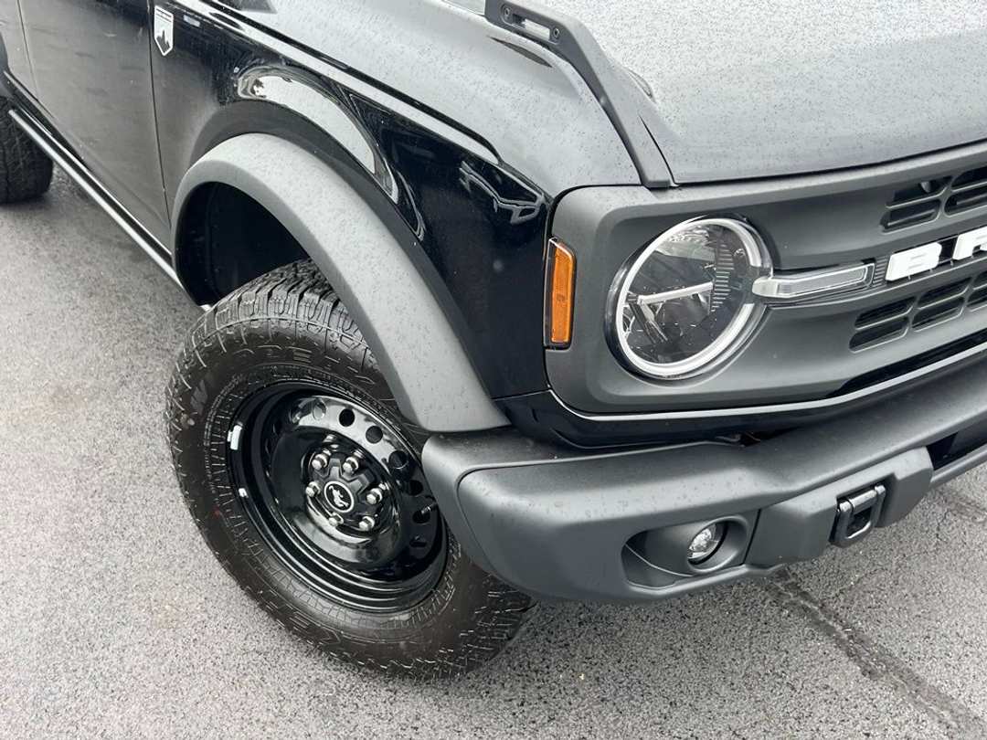 2026 Ford Bronco Big Bend - Image 2