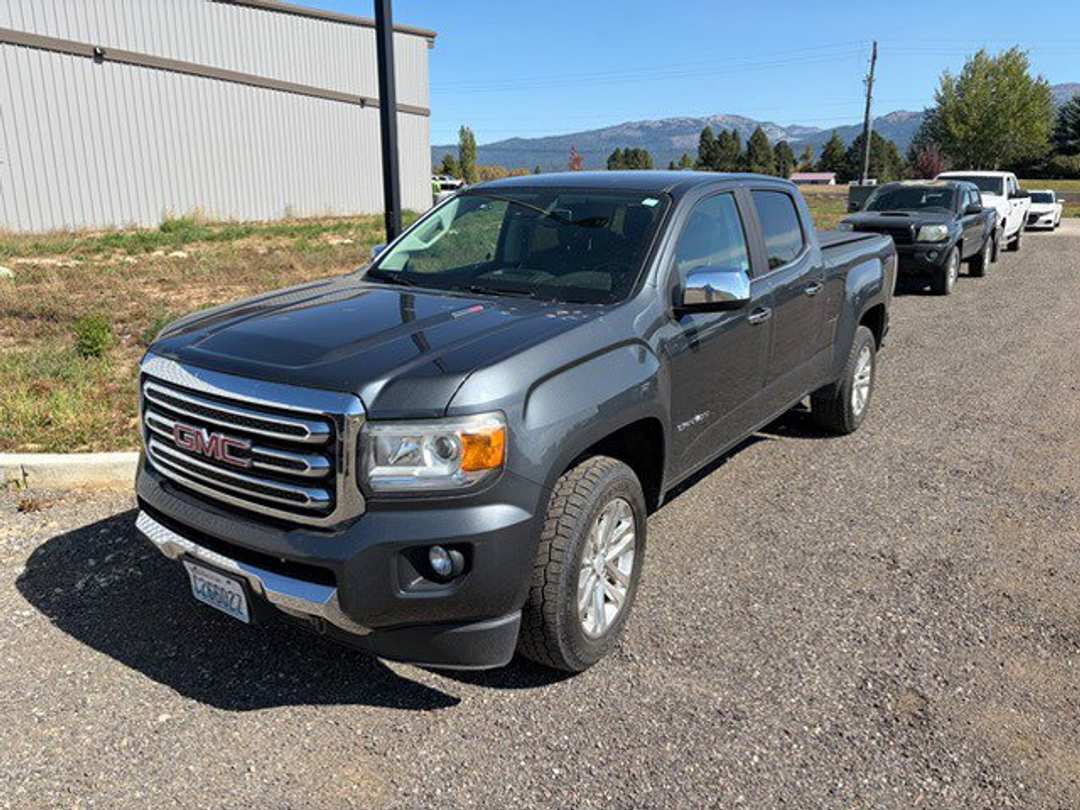2017 GMC Canyon SLT - Image 2