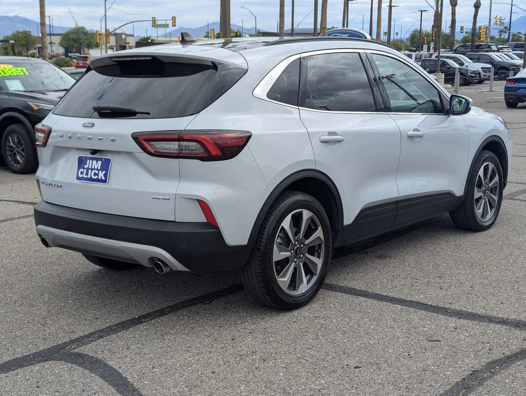 2025 Ford Escape Platinum - Image 2
