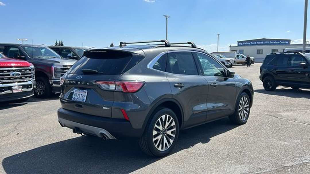 2020 Ford Escape Titanium - Image 3